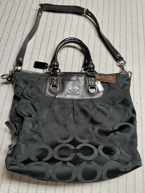 Coach Handbags - Coach Black Signature Tote with Removable Shoulder Strap
